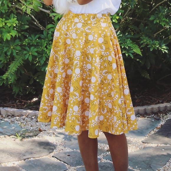 Yellow Skirt - Picture 1 of 2